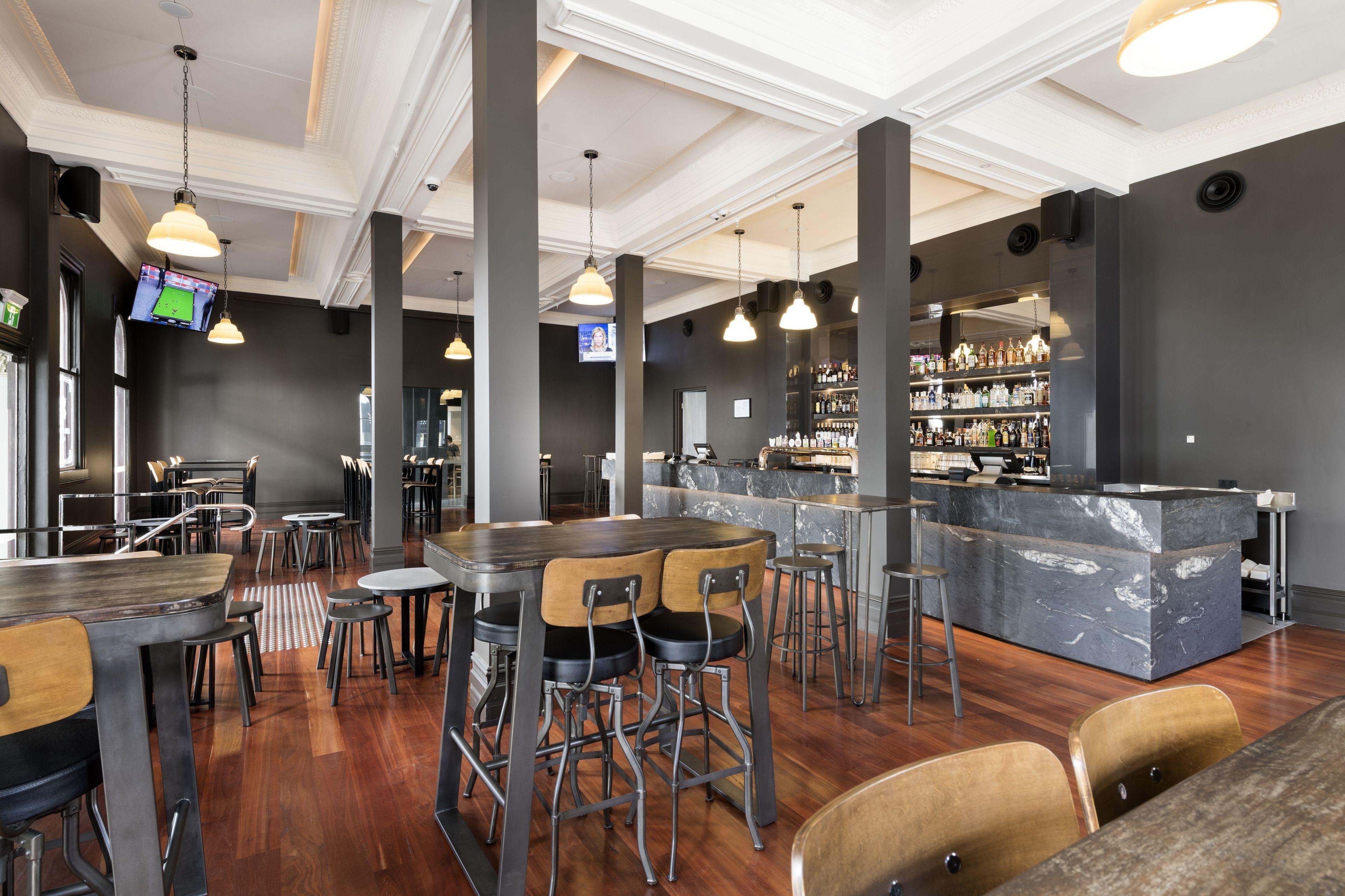 Cobaltbridgeway-ravintolan tyylikkäät fine dining -ruokailutilat
